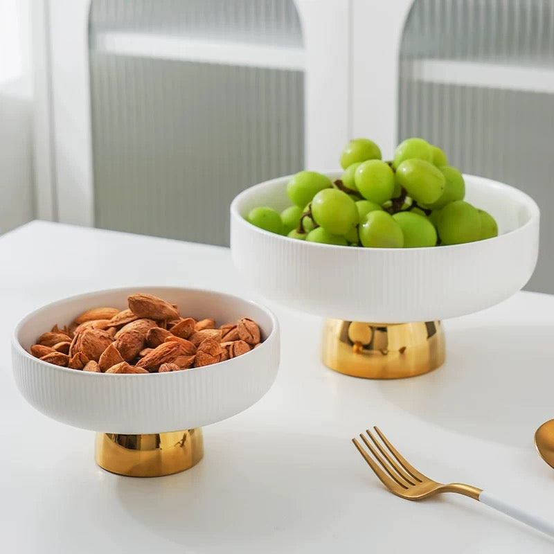 Bandeja de Cerâmica com Base Dourada