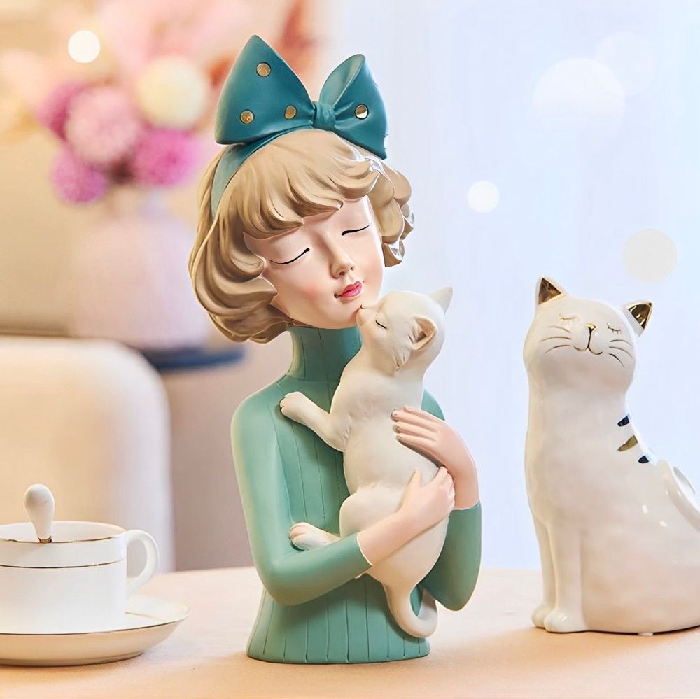 Estátua Alice Cat