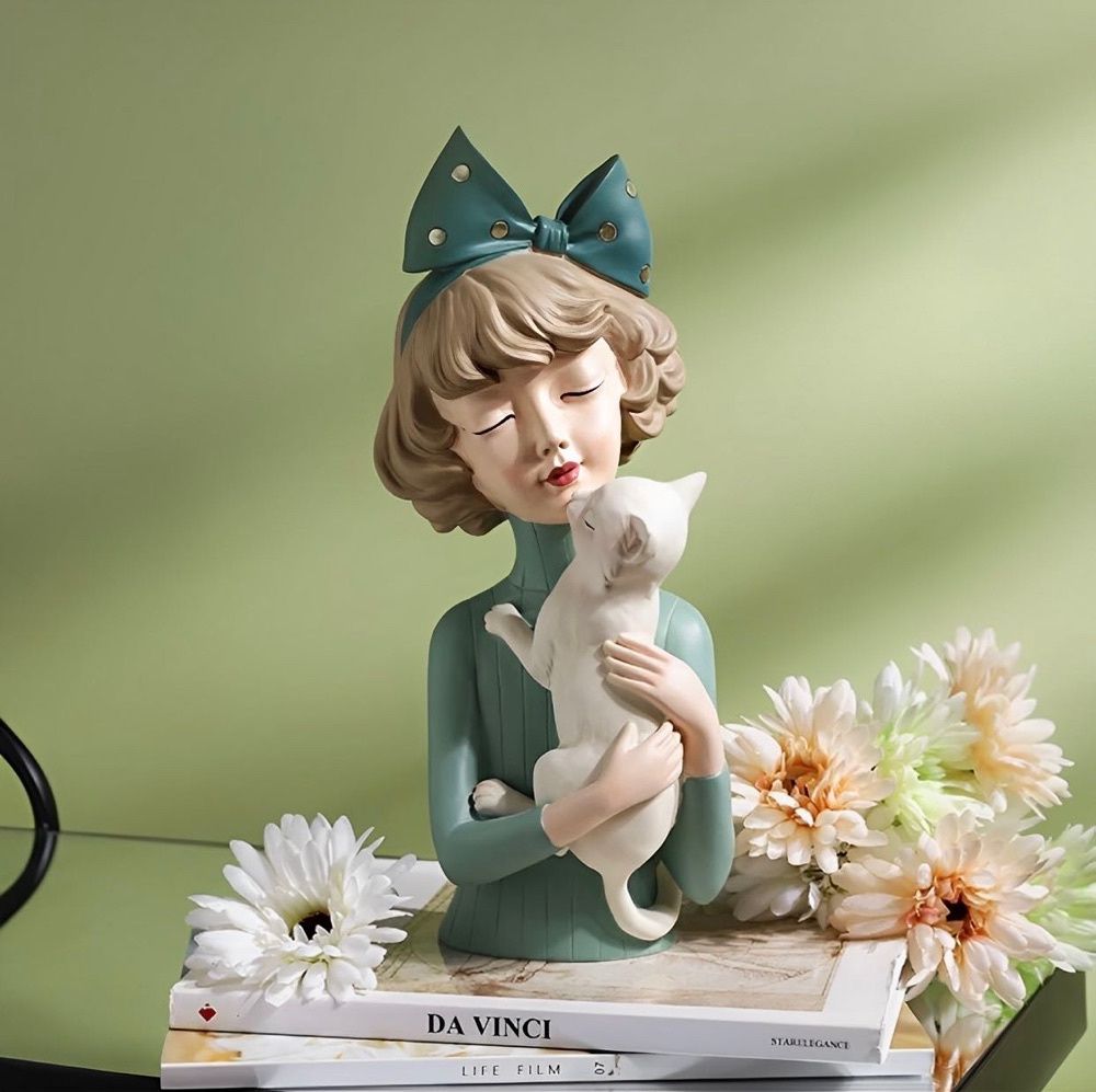 Estátua Alice Cat