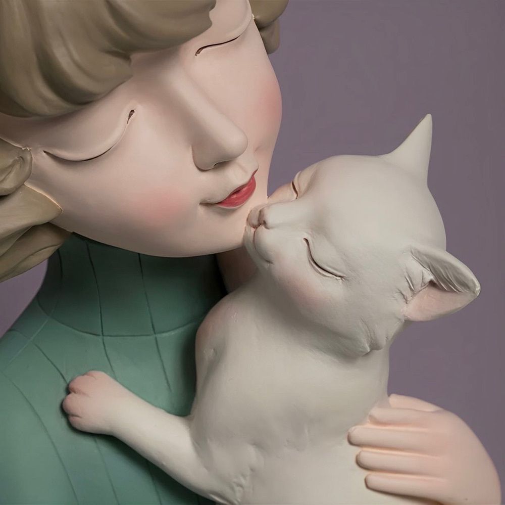 Estátua Alice Cat