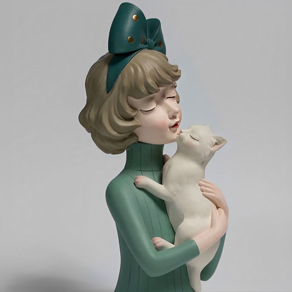 Estátua Alice Cat