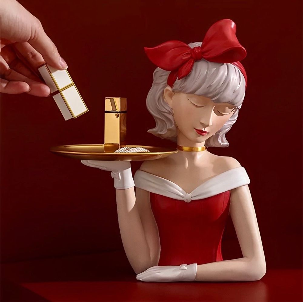 Alice com Laço Segurando Bandeja