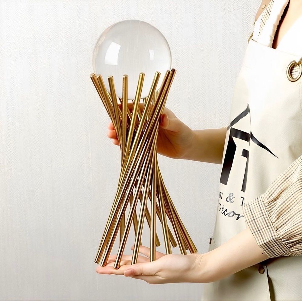 Escultura Dourada Bola de Cristal
