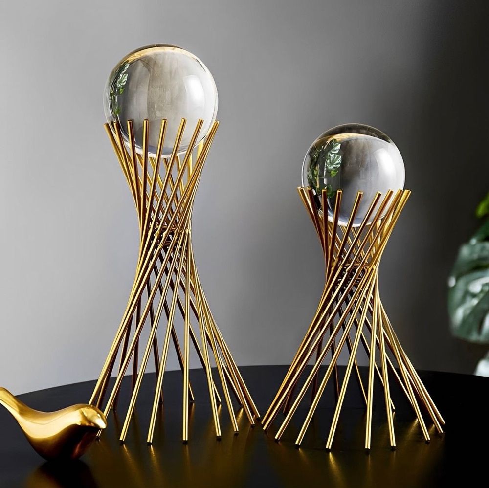 Escultura Dourada Bola de Cristal