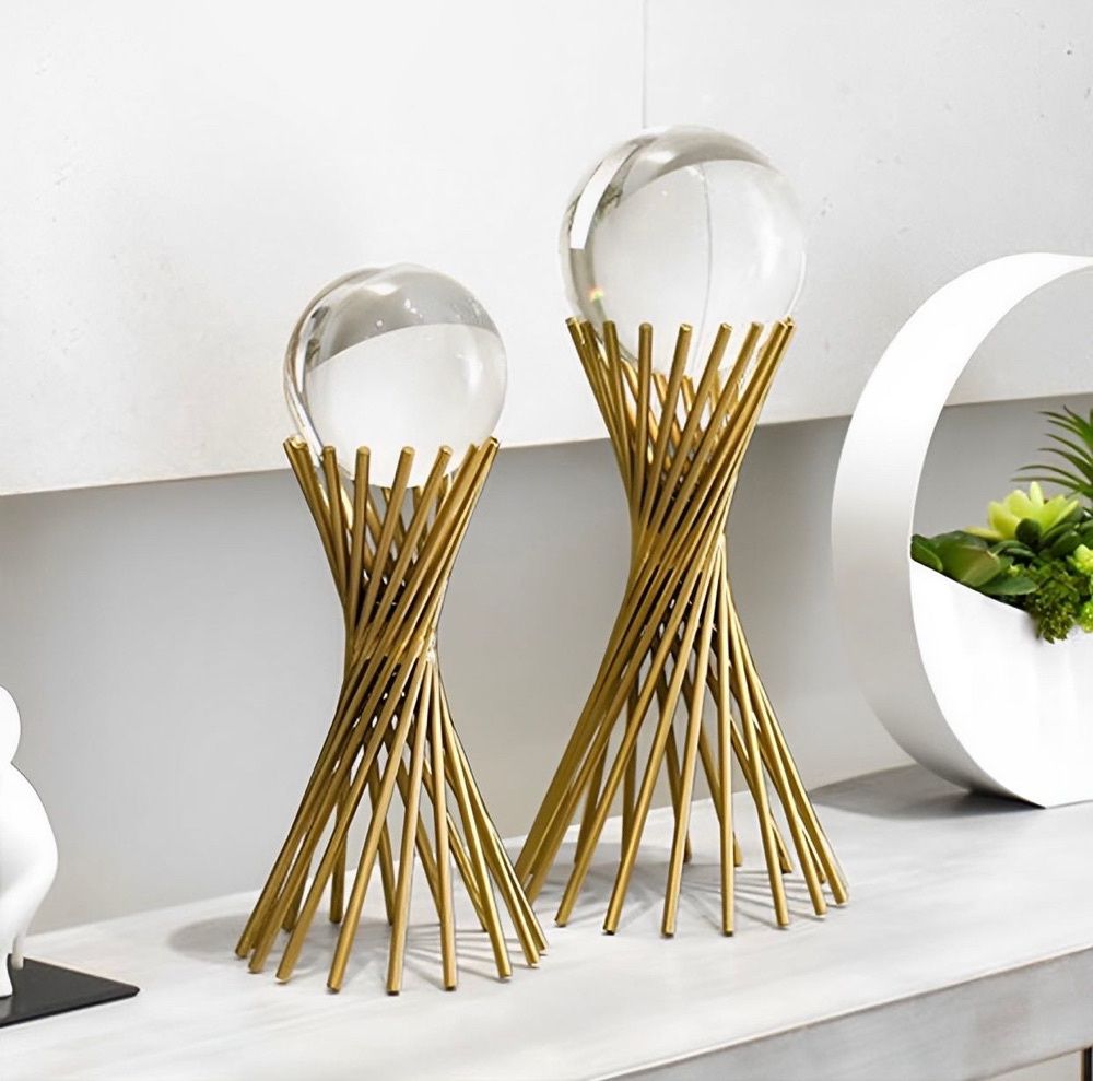 Escultura Dourada Bola de Cristal