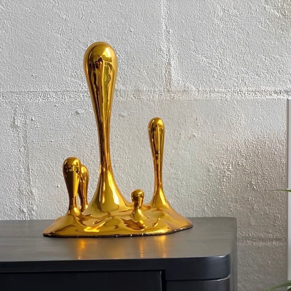 Escultura Gotas de Ouro em Resina