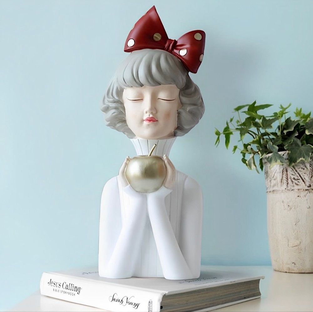 Estátua Alice Apple