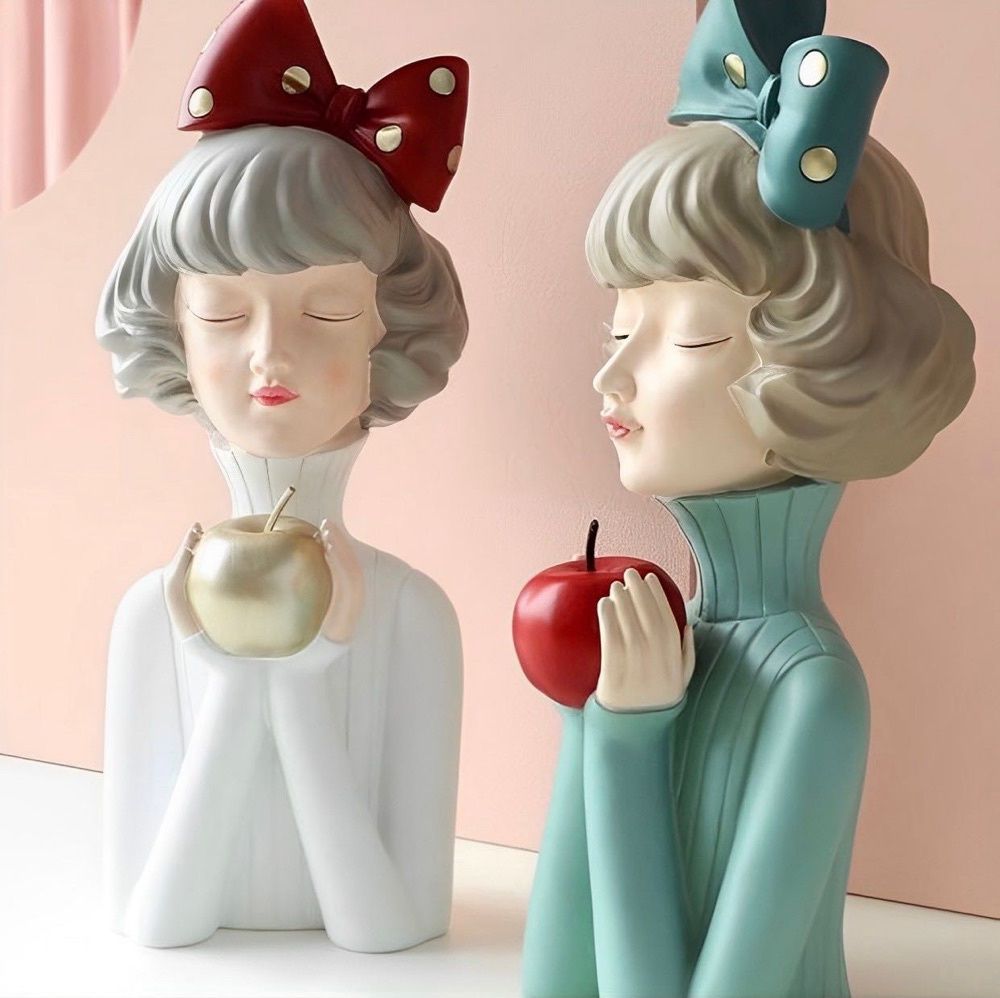 Estátua Alice Apple