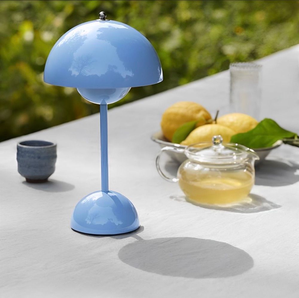 Luminária de Mesa Classic em Metal