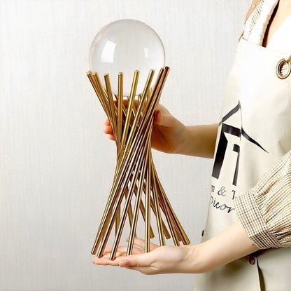 Escultura Dourada Bola de Cristal