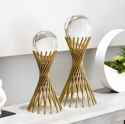Escultura Dourada Bola de Cristal