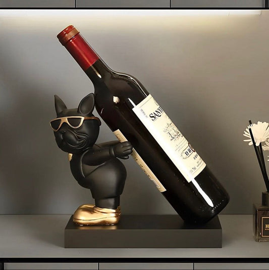 Estátua Bulldog Segurando Vinho