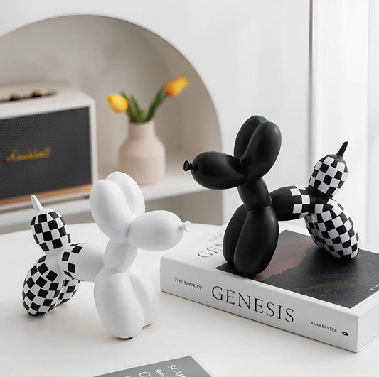 Estátua Decorativa Dog Xadrez Preto e branco