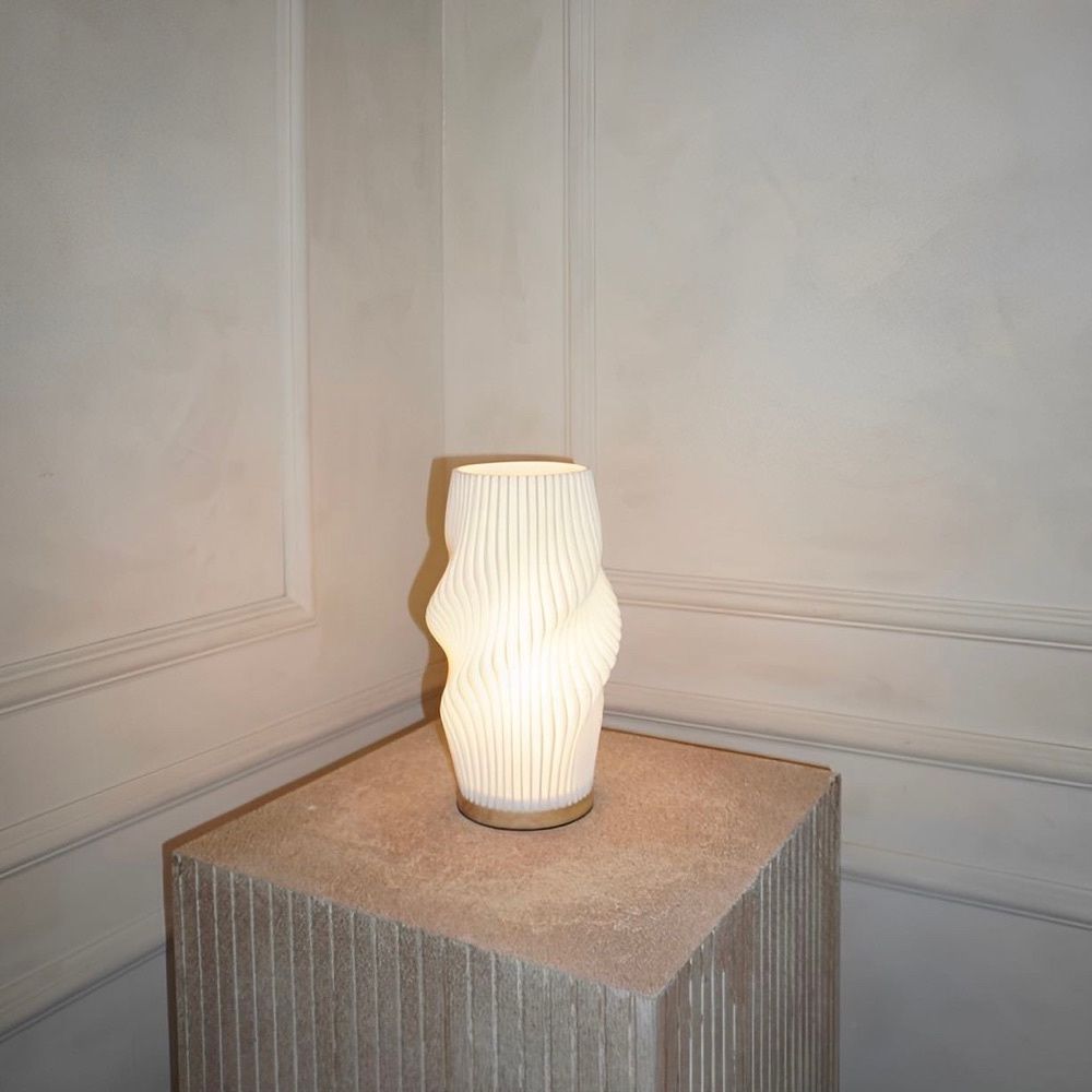Luminária de Mesa Rowa