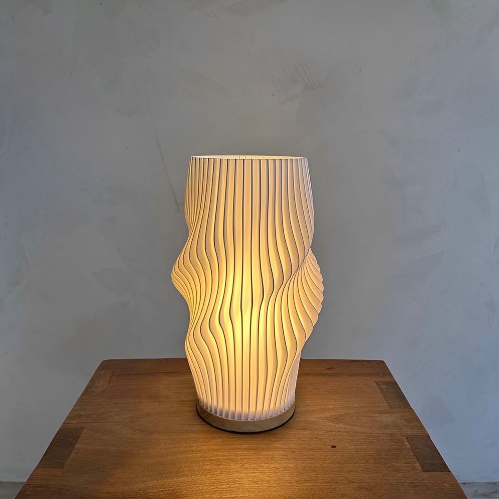 Luminária de Mesa Rowa